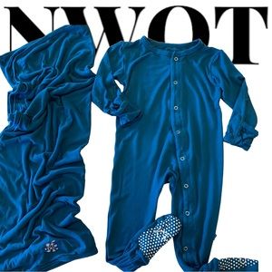 NWOT KICKEE PANTS BLANKET &  FOOTIE 12-18M Aet in Peqcock Blue color